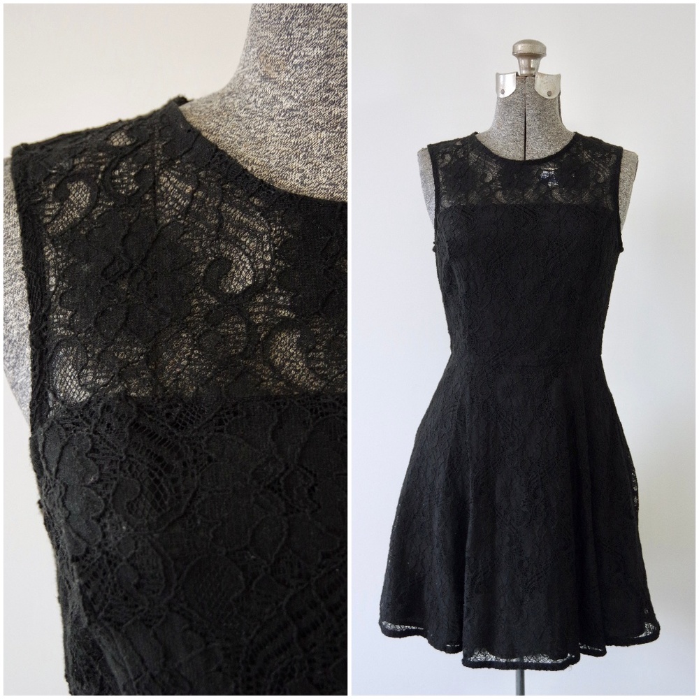 Banana Republic Factory Black Lace Overlay Fit and Flare Sleeveless Dress Size 2